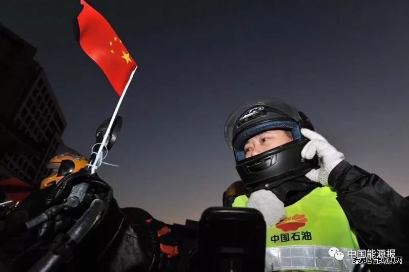 暖心！铁骑返乡，享免费加油、免费快餐、免费姜汤热茶