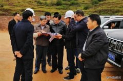 江西石城县委书记：鲍峰庭到中铁二十一局兴泉铁路4标工地调研