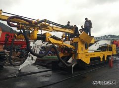 高山煤矿：开展岩巷钻装锚机组实操培训