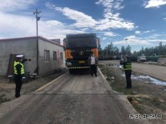 阿勒泰执法支队哈巴河执法大队： 路警联合治超、确保安全畅通