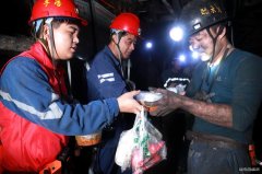 蒲白建庄矿业：百米井下送温暖，助力生产鼓干劲