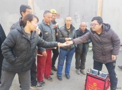 牛儿庄采矿公司：红背包”慰问鼓劲加油到班组