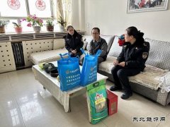 阿勒泰执法支队哈巴河执法大队：践行“双报到” 慰问暖人心