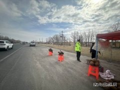 ：Ｖ捶ù蠖诱喂「上吡鞫 筑牢道路交通安全防线
